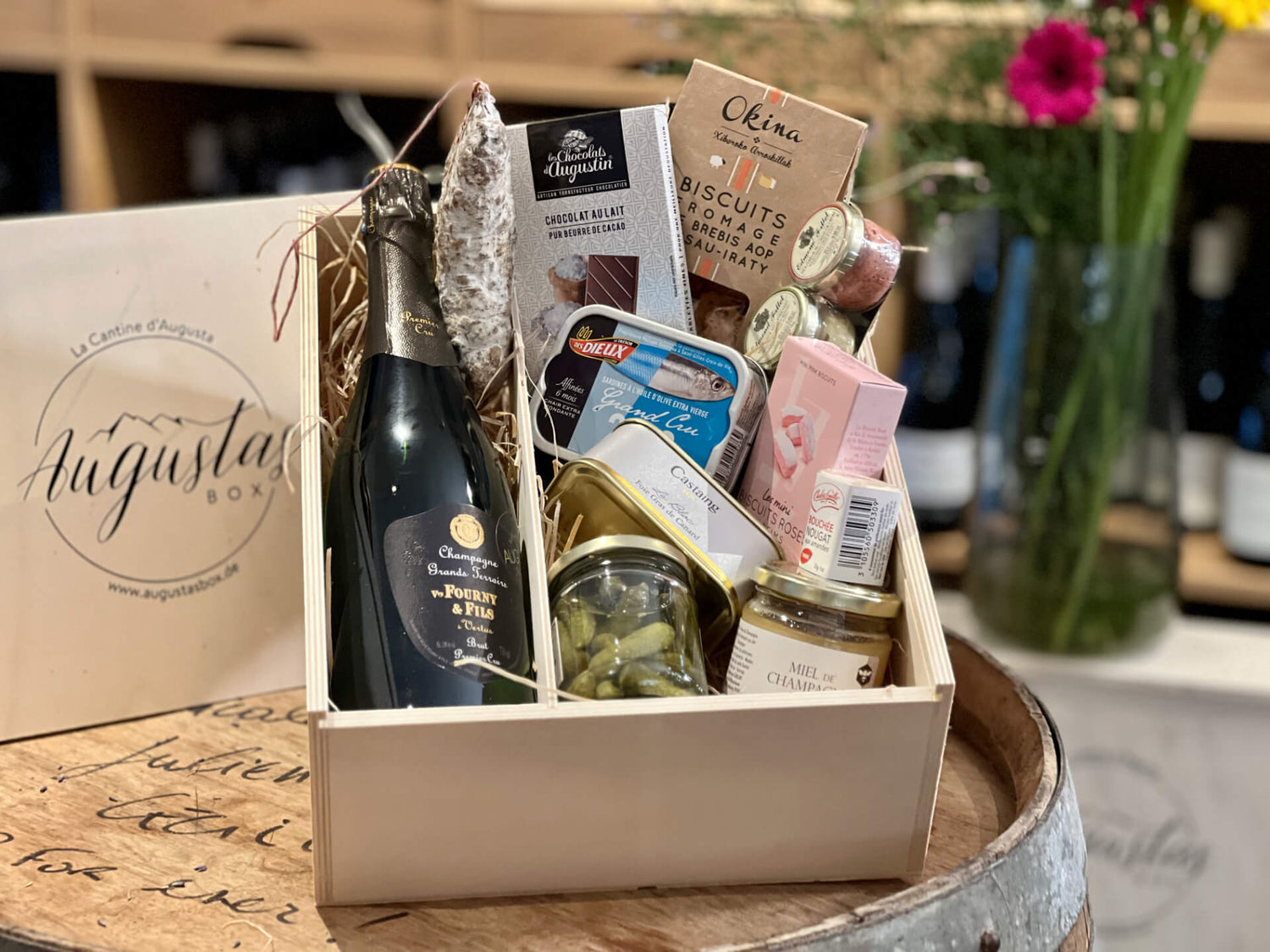 Geschenkkorb «Wie Gott in Frankreich» - Augustas Box - Käse Wein und Feinkost aus Frankreich zu Hause genießen